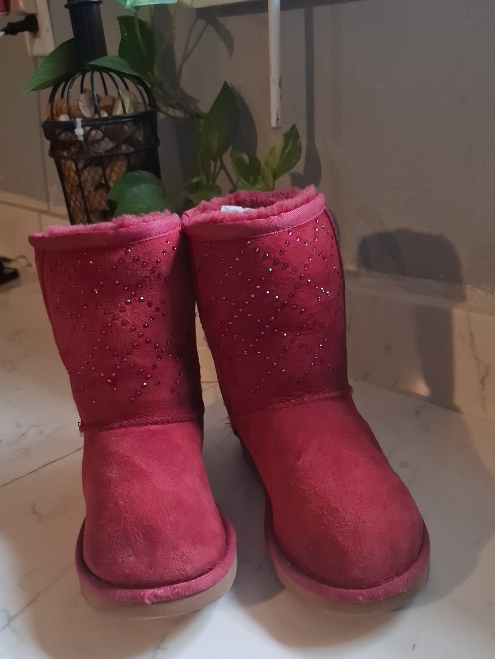 Ugg Womens RedFaux-Suede Winter Boots with Sparkle Detail